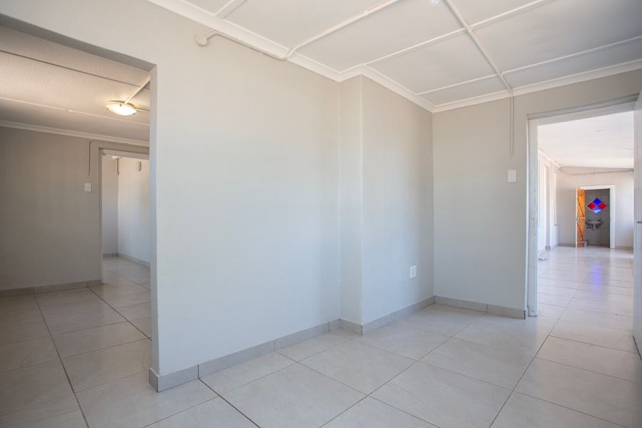 5 Bedroom Property for Sale in Moorreesburg Western Cape